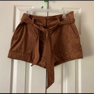 Brown suede shorts with belt - size 10
